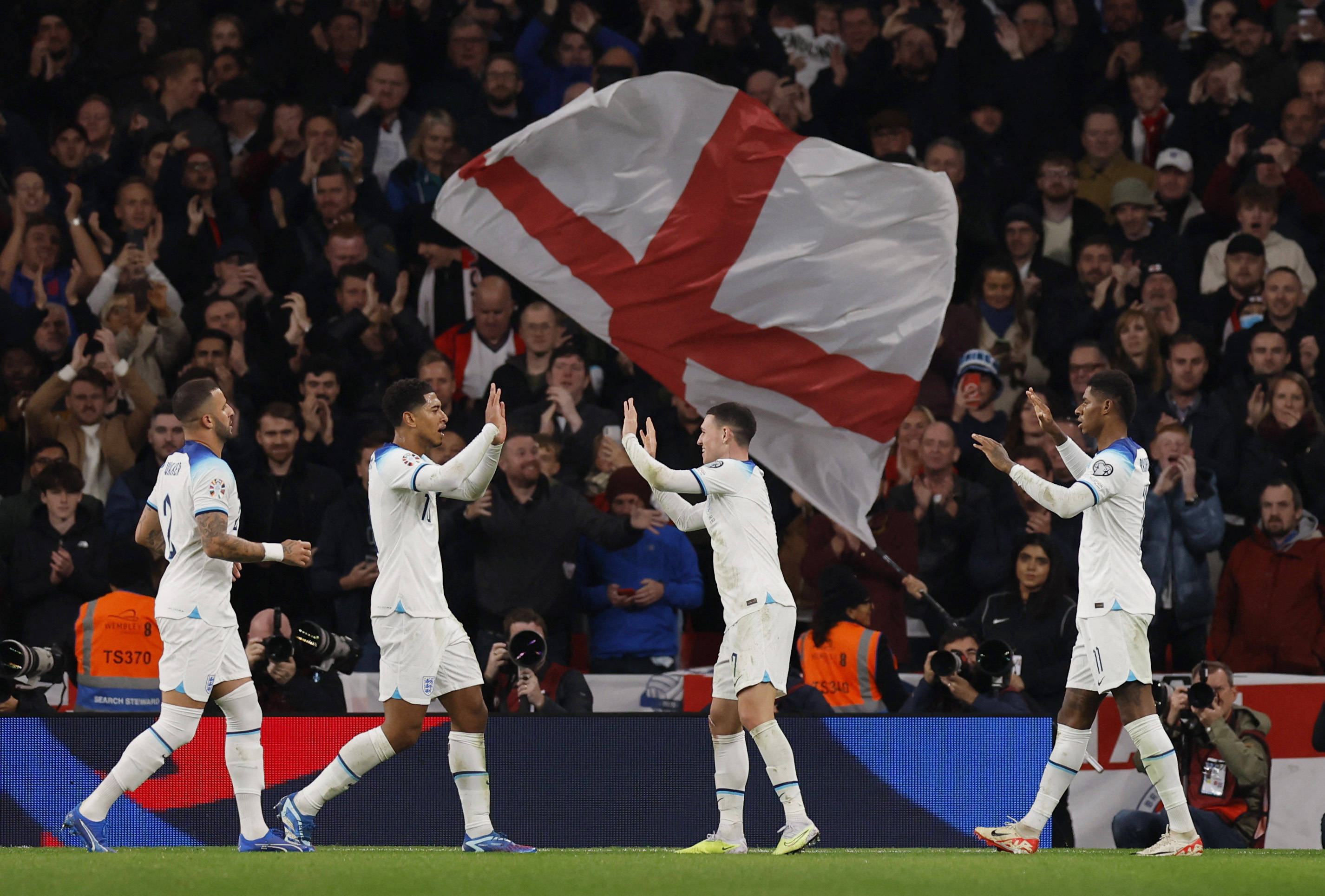 英格兰球员在国际赛事中大放异彩获得好成绩的是谁